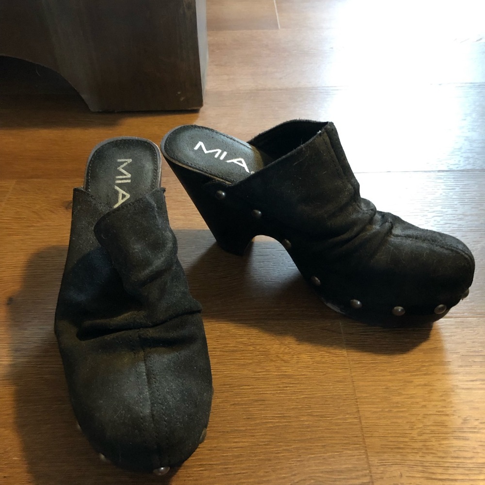 Black Clogs